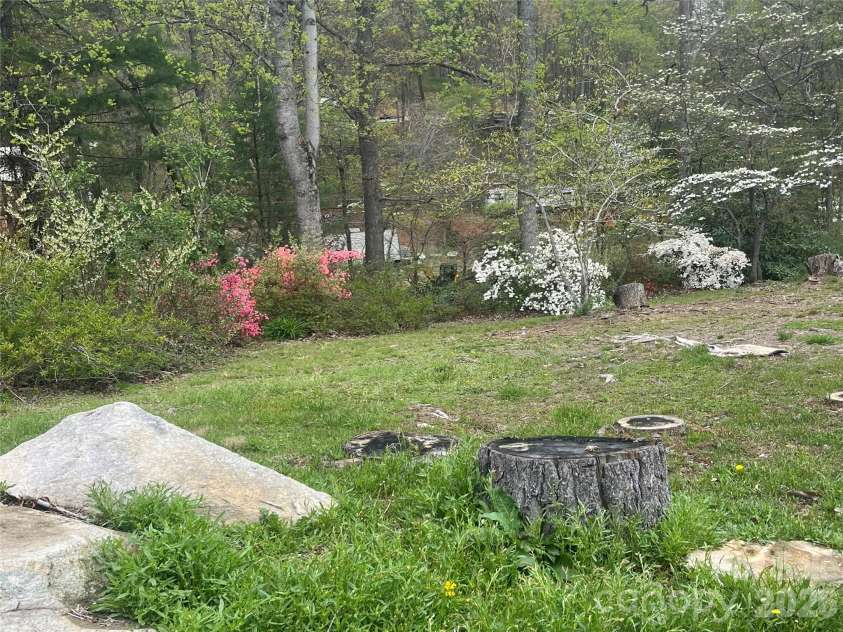 48 Mckinnish Cove Drive, Asheville, NC 28806.  MLS# CAR4426024, YatesRealty ID 51492. 