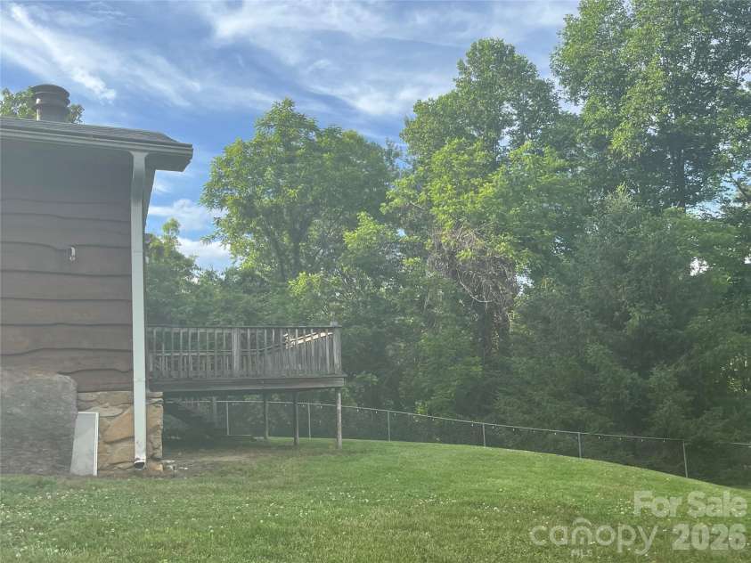 48 Mckinnish Cove Drive, Asheville, NC 28806.  MLS# CAR4426024, YatesRealty ID 51492. 