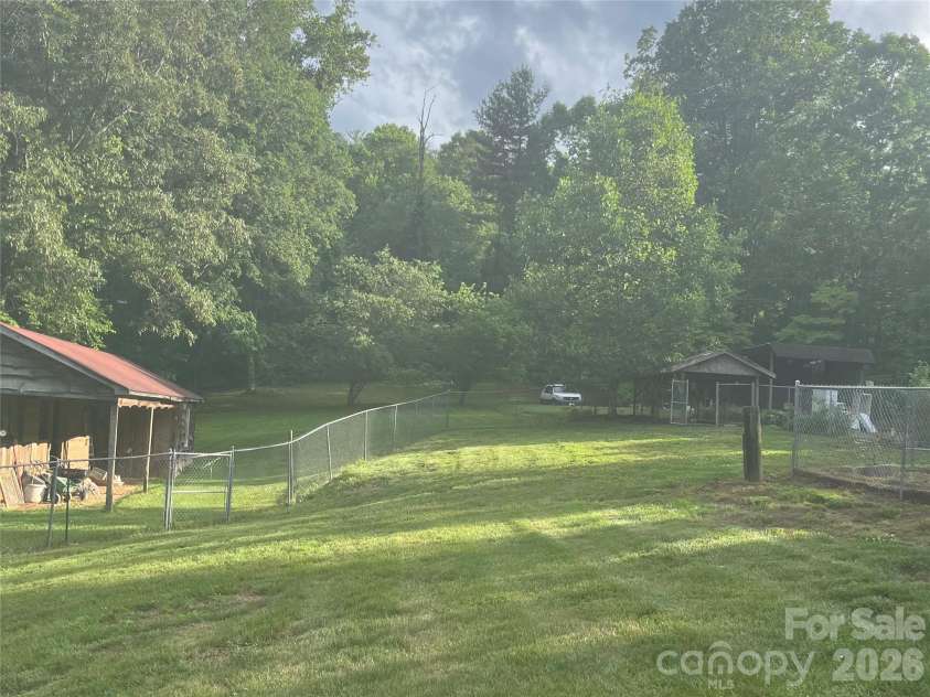 48 Mckinnish Cove Drive, Asheville, NC 28806.  MLS# CAR4426024, YatesRealty ID 51492. 