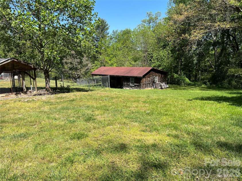 48 Mckinnish Cove Drive, Asheville, NC 28806.  MLS# CAR4426024, YatesRealty ID 51492. 