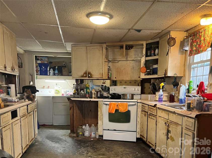 48 Mckinnish Cove Drive, Asheville, NC 28806.  MLS# CAR4426024, YatesRealty ID 51492. 