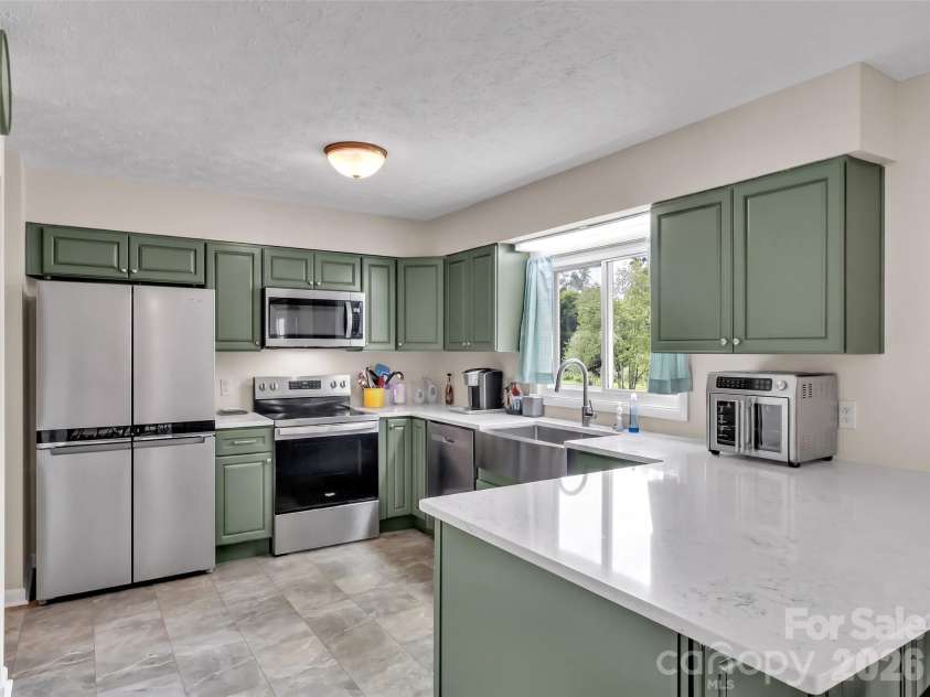 693 Monte Vista Road, Candler, NC 28715.  MLS# CAR4413945, YatesRealty ID 51495. 