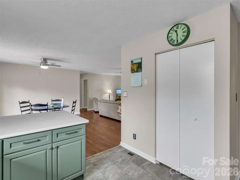 693 Monte Vista Road, Candler, NC 28715.  MLS# CAR4413945, YatesRealty ID 51495. 