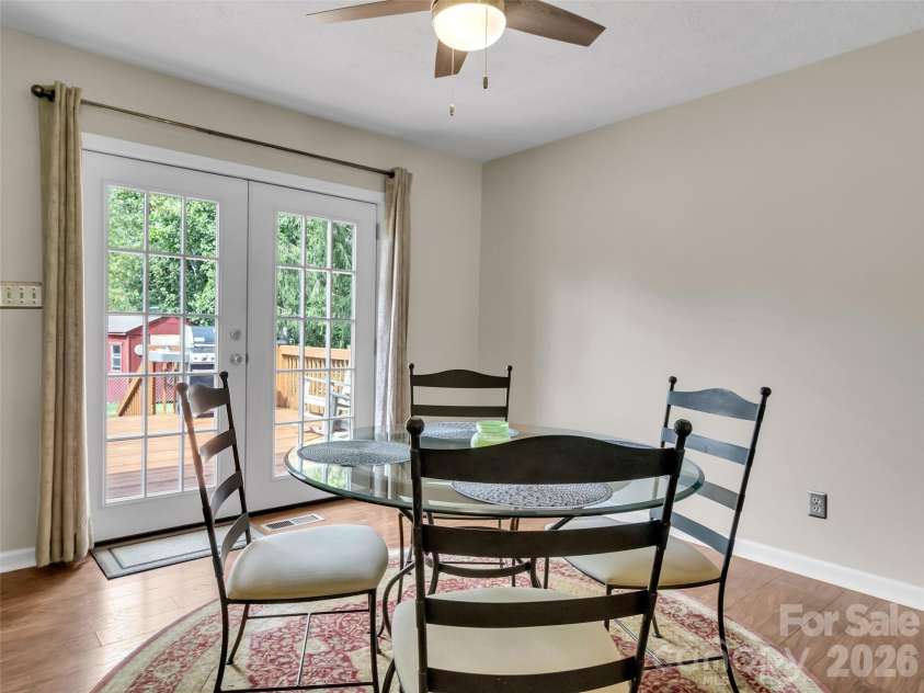 693 Monte Vista Road, Candler, NC 28715.  MLS# CAR4413945, YatesRealty ID 51495. 
