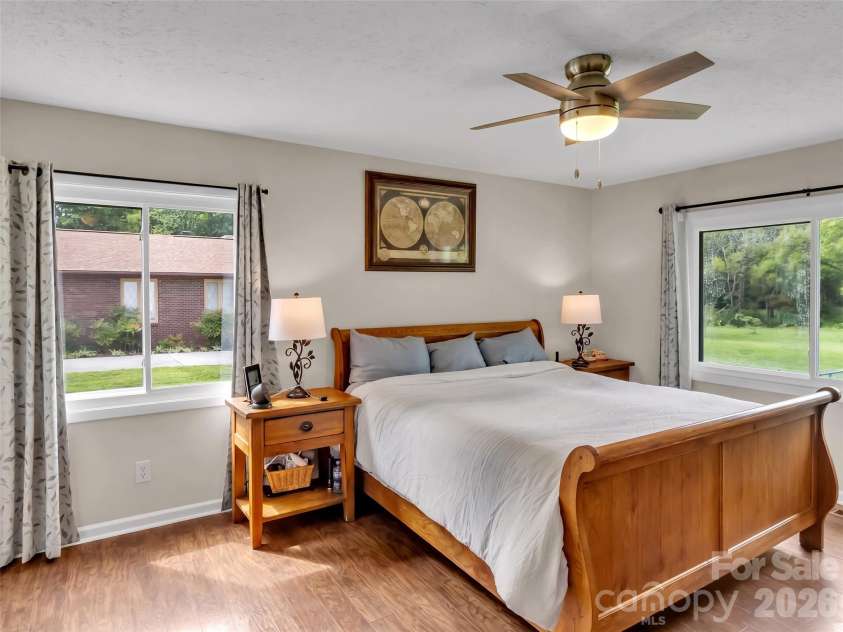 693 Monte Vista Road, Candler, NC 28715.  MLS# CAR4413945, YatesRealty ID 51495. 