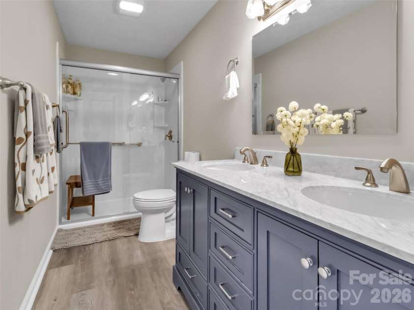 693 Monte Vista Road, Candler, NC 28715.  MLS# CAR4413945, YatesRealty ID 51495. 