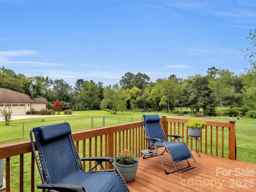 693 Monte Vista Road, Candler, NC 28715.  MLS# CAR4413945, YatesRealty ID 51495. 