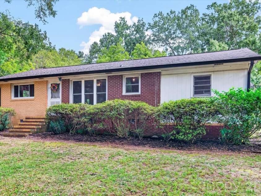 4247 Miami Church Road, Concord, NC 28025.  MLS# CAR4426088, YatesRealty ID 51496. 