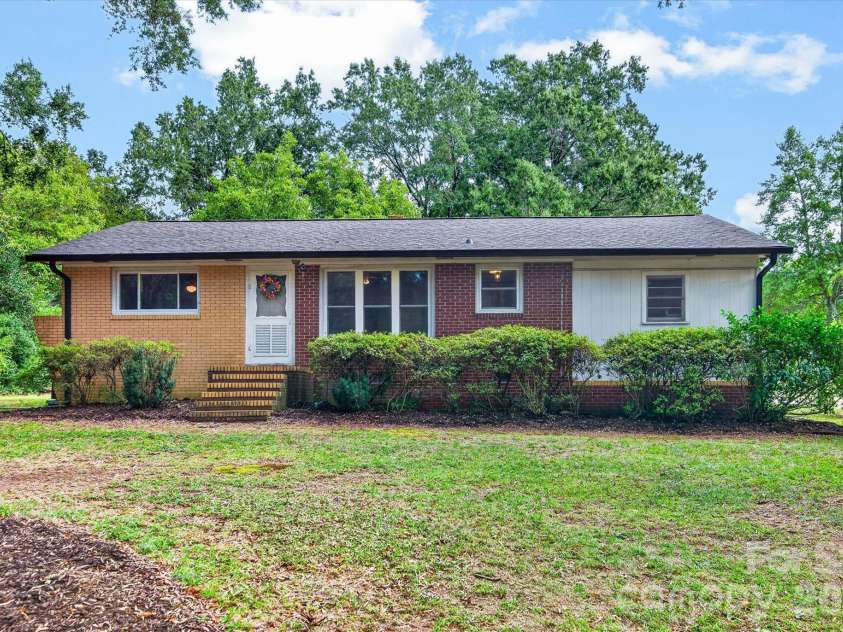 4247 Miami Church Road, Concord, NC 28025.  MLS# CAR4426088, YatesRealty ID 51496. 