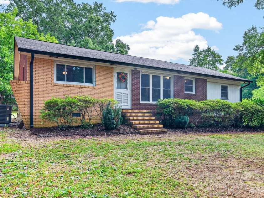 4247 Miami Church Road, Concord, NC 28025.  MLS# CAR4426088, YatesRealty ID 51496. 