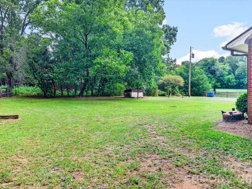 4247 Miami Church Road, Concord, NC 28025.  MLS# CAR4426088, YatesRealty ID 51496. 