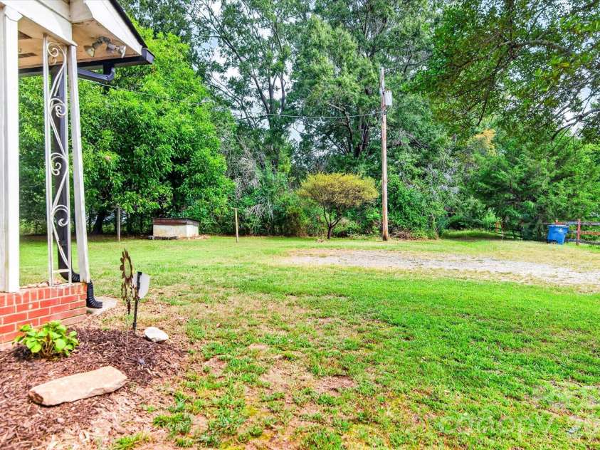 4247 Miami Church Road, Concord, NC 28025.  MLS# CAR4426088, YatesRealty ID 51496. 