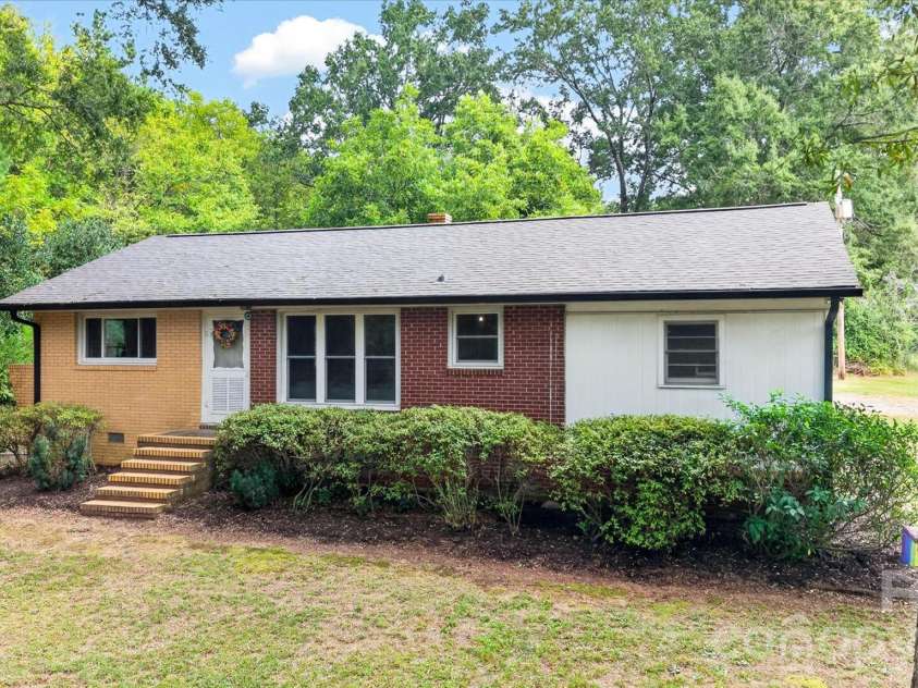 4247 Miami Church Road, Concord, NC 28025.  MLS# CAR4426088, YatesRealty ID 51496. 