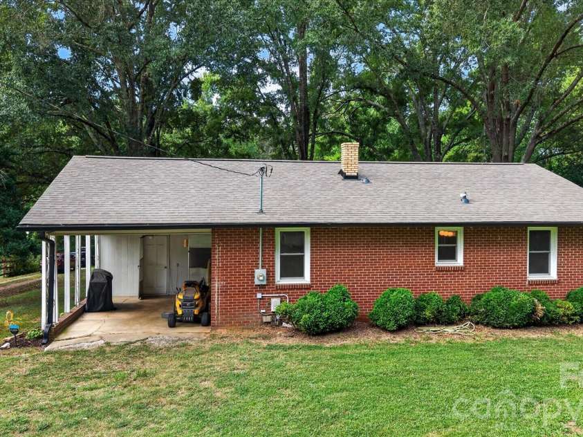 4247 Miami Church Road, Concord, NC 28025.  MLS# CAR4426088, YatesRealty ID 51496. 