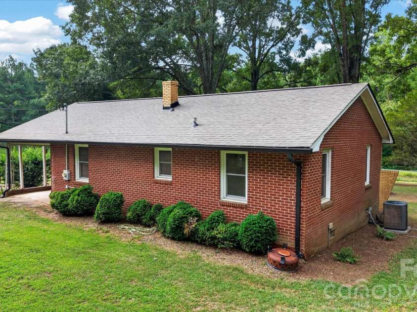 4247 Miami Church Road, Concord, NC 28025.  MLS# CAR4426088, YatesRealty ID 51496. 