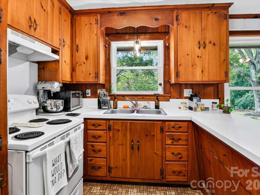 4247 Miami Church Road, Concord, NC 28025.  MLS# CAR4426088, YatesRealty ID 51496. 