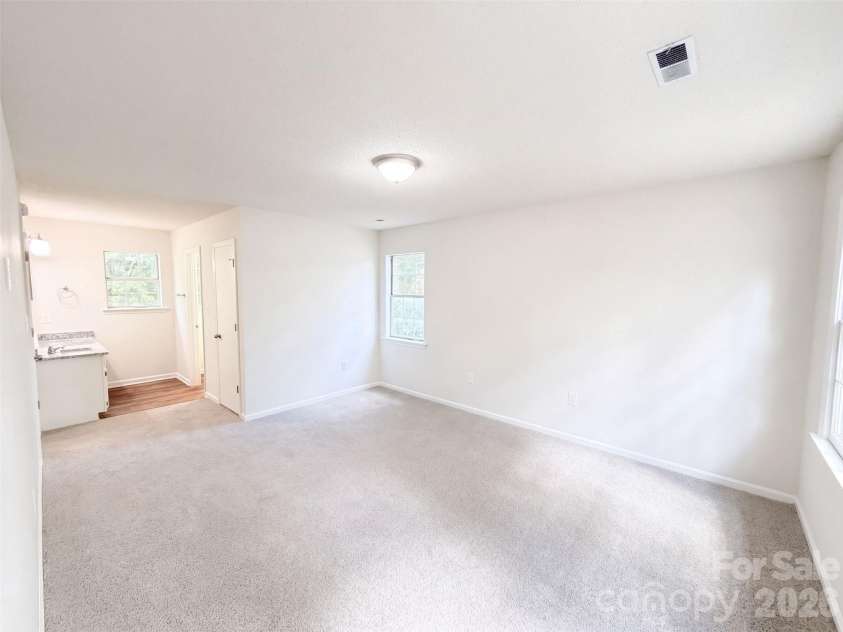 8431 Mission Hills Road, Charlotte, NC 28227.  MLS# CAR4426087, YatesRealty ID 51497. 