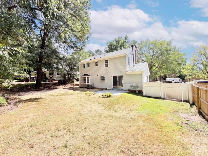 8431 Mission Hills Road, Charlotte, NC 28227.  MLS# CAR4426087, YatesRealty ID 51497. 