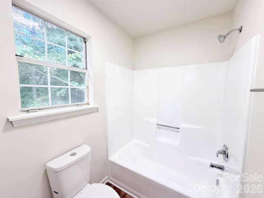 8431 Mission Hills Road, Charlotte, NC 28227.  MLS# CAR4426087, YatesRealty ID 51497. 