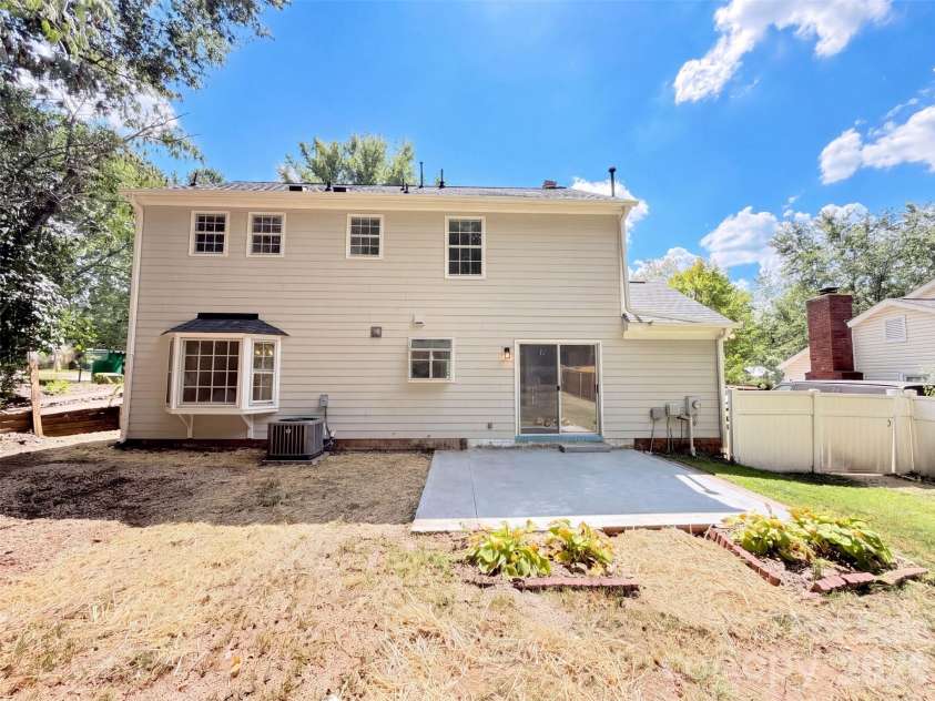 8431 Mission Hills Road, Charlotte, NC 28227.  MLS# CAR4426087, YatesRealty ID 51497. 