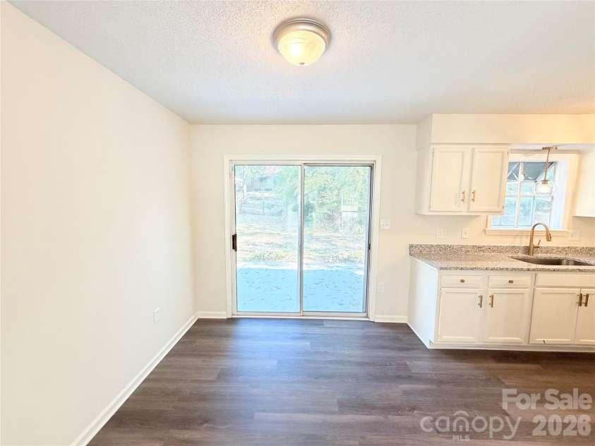 8431 Mission Hills Road, Charlotte, NC 28227.  MLS# CAR4426087, YatesRealty ID 51497. 
