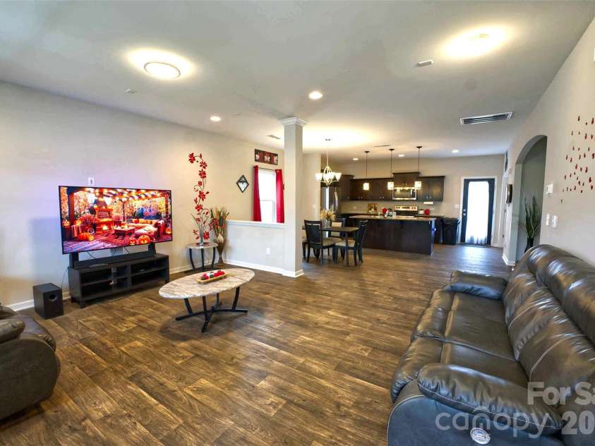 5113 Thomasville Drive, Belmont, NC 28012.  MLS# CAR4426070, YatesRealty ID 51498. 