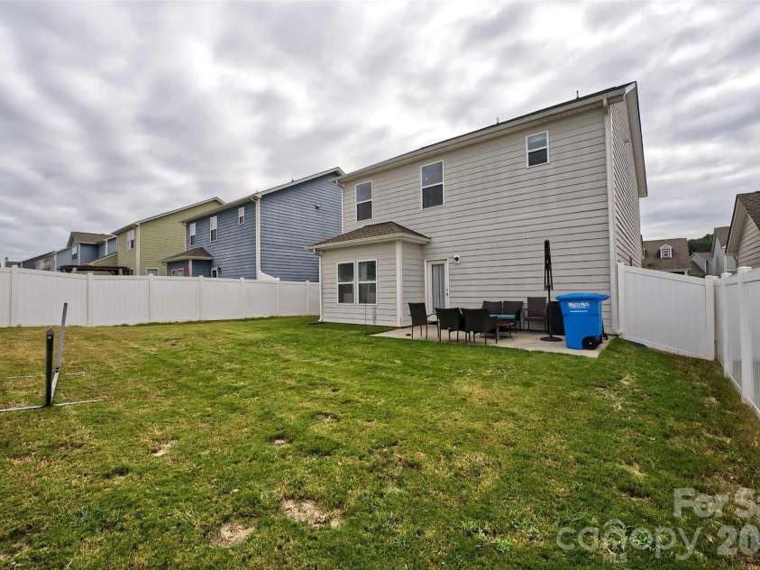 5113 Thomasville Drive, Belmont, NC 28012.  MLS# CAR4426070, YatesRealty ID 51498. Fenced backyard