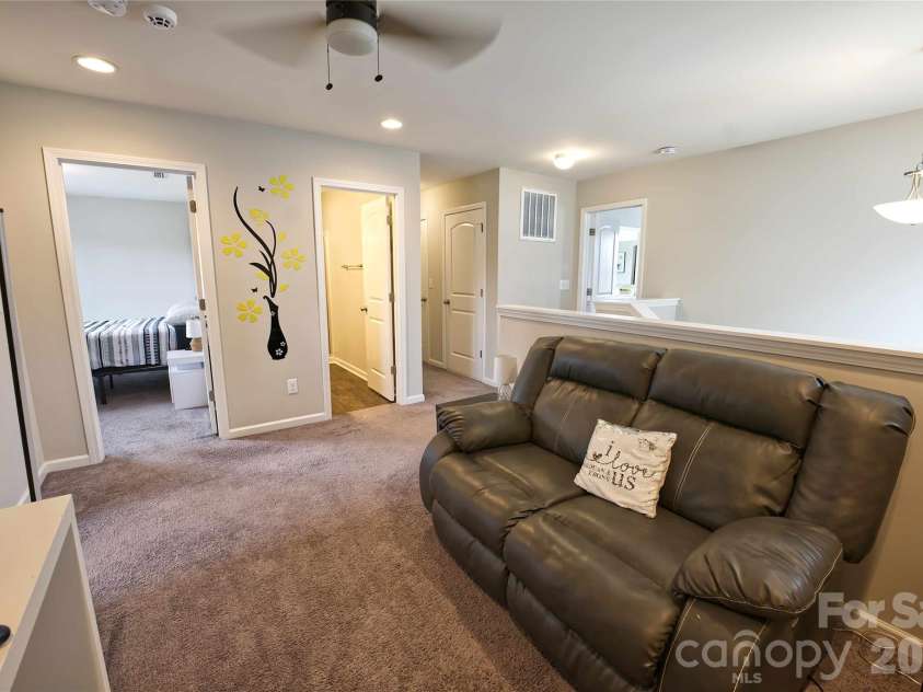 5113 Thomasville Drive, Belmont, NC 28012.  MLS# CAR4426070, YatesRealty ID 51498. Loft