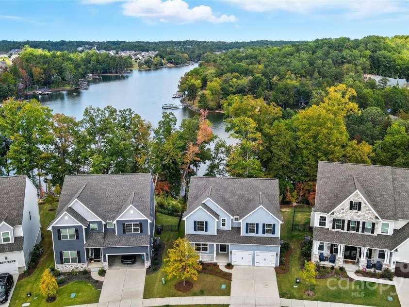 17909 Wilbanks Drive, Charlotte, NC 28278.  MLS# CAR4310693, YatesRealty ID 515. Gorgeous waterfront custom home on Lake Wylie with fabulous deck, covered patio, and floating dock that are perfect spots for outdoor entertaining or just to relax and take in the views