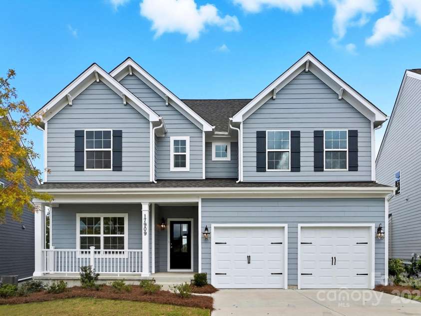 17909 Wilbanks Drive, Charlotte, NC 28278.  MLS# CAR4310693, YatesRealty ID 515. This stunning custom waterfront home on Lake Wylie offers the ultimate in relaxed luxury and scenic beauty