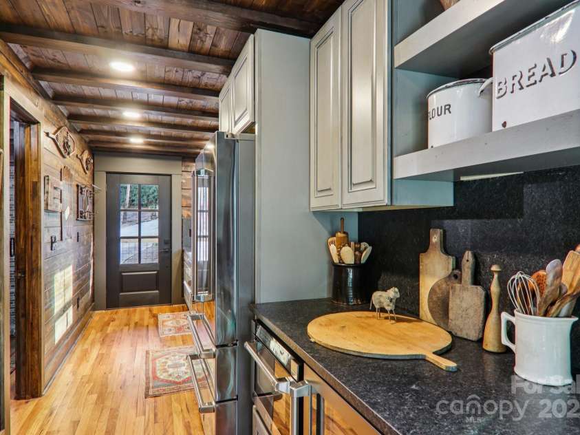 408 & 586 Little Elbow Mountain Road, Lake Toxaway, NC 28747.  MLS# CAR4324651, YatesRealty ID 515. 