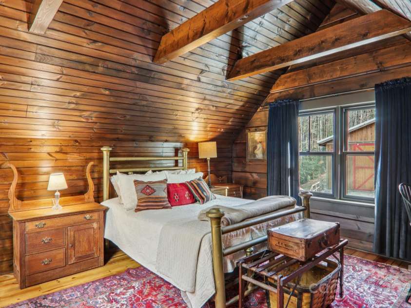 408 & 586 Little Elbow Mountain Road, Lake Toxaway, NC 28747.  MLS# CAR4324651, YatesRealty ID 515. 