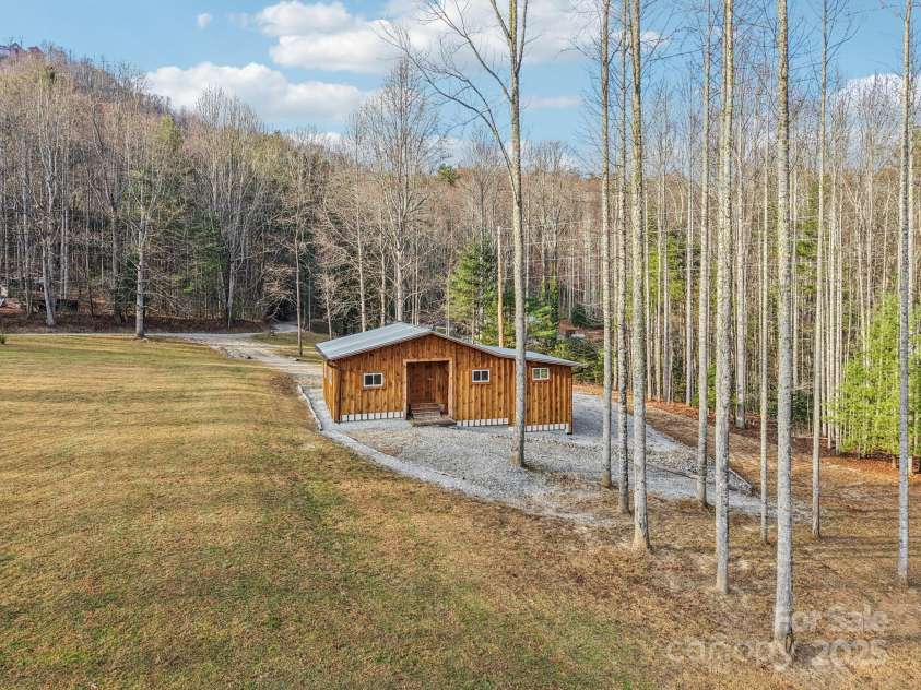 408 & 586 Little Elbow Mountain Road, Lake Toxaway, NC 28747.  MLS# CAR4324651, YatesRealty ID 515. 