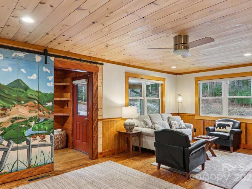 408 & 586 Little Elbow Mountain Road, Lake Toxaway, NC 28747.  MLS# CAR4324651, YatesRealty ID 515. 