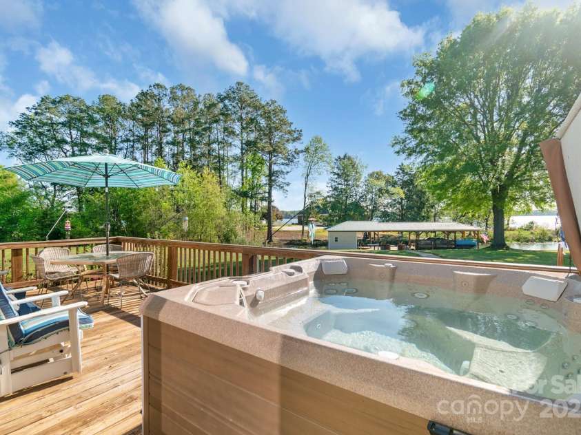 421 Tranquil Bay Circle, Norwood, NC 28128.  MLS# CAR4238311, YatesRealty ID 5150. 