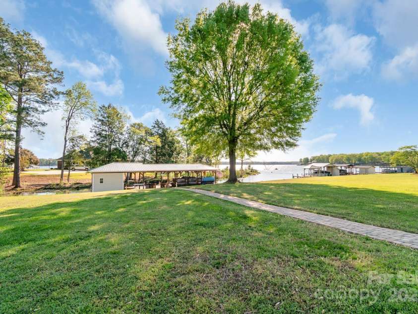 421 Tranquil Bay Circle, Norwood, NC 28128.  MLS# CAR4238311, YatesRealty ID 5150. 