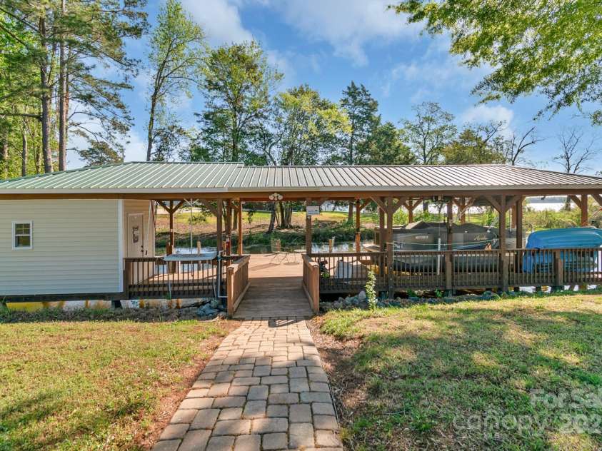 421 Tranquil Bay Circle, Norwood, NC 28128.  MLS# CAR4238311, YatesRealty ID 5150. 