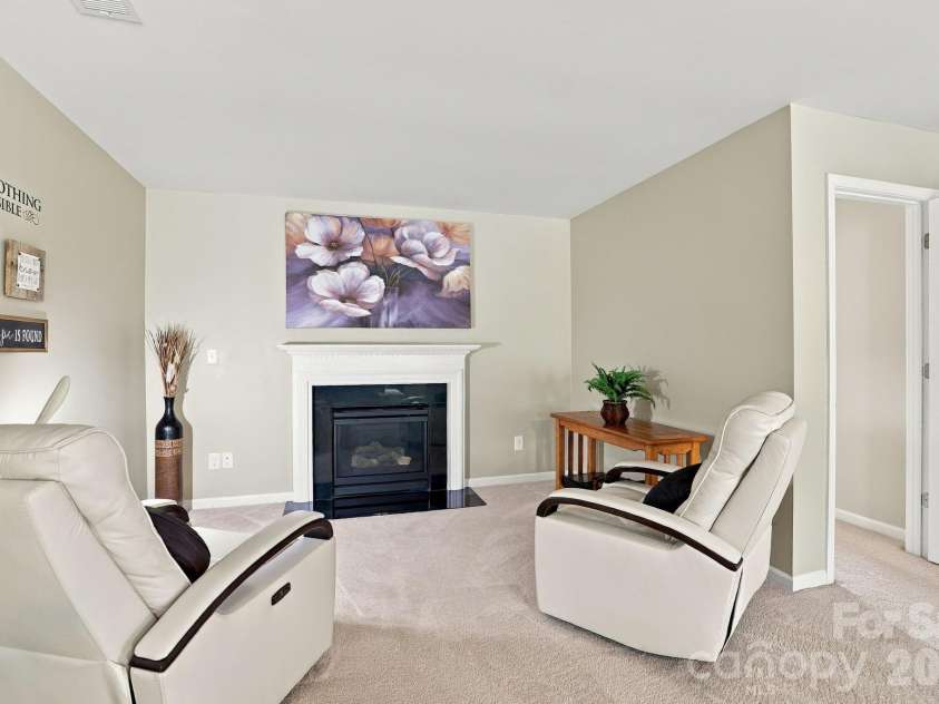 1236 Screech Owl Road, Waxhaw, NC 28173.  MLS# CAR4424430, YatesRealty ID 51502. Primary Sitting Area
