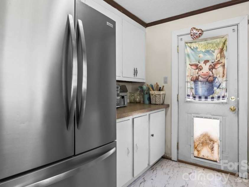 6287 Barclay Lane, Clover, SC 29710.  MLS# CAR4425726, YatesRealty ID 51503. Kitchen