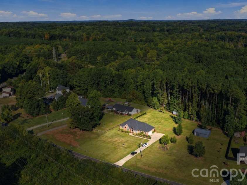935 Killian Road, Stanley, NC 28164.  MLS# CAR4410593, YatesRealty ID 51504. 
