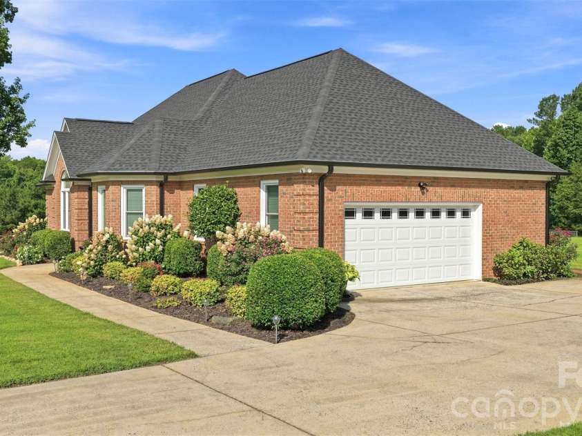 935 Killian Road, Stanley, NC 28164.  MLS# CAR4410593, YatesRealty ID 51504. 