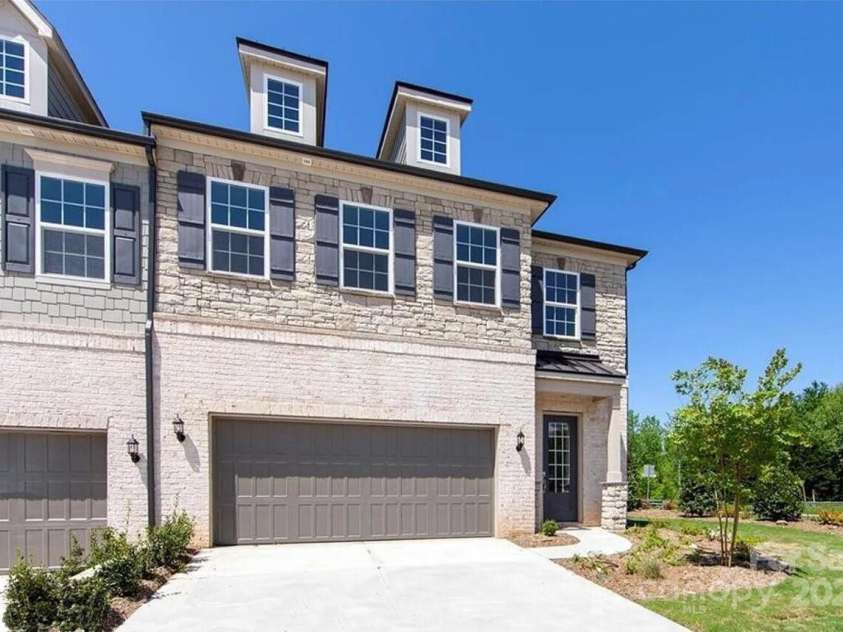 104 Kentmore Drive, Waxhaw, NC 28173.  MLS# CAR4233540, YatesRealty ID 5151. 