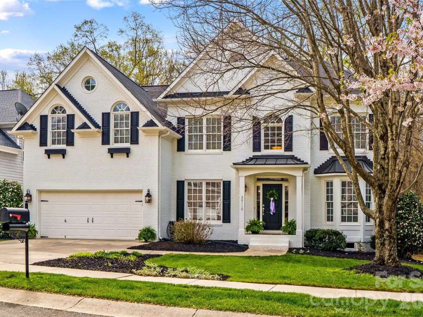 20110 Coachmans Wood Lane, Cornelius, NC 28031.  MLS# CAR4347157, YatesRealty ID 5151. 