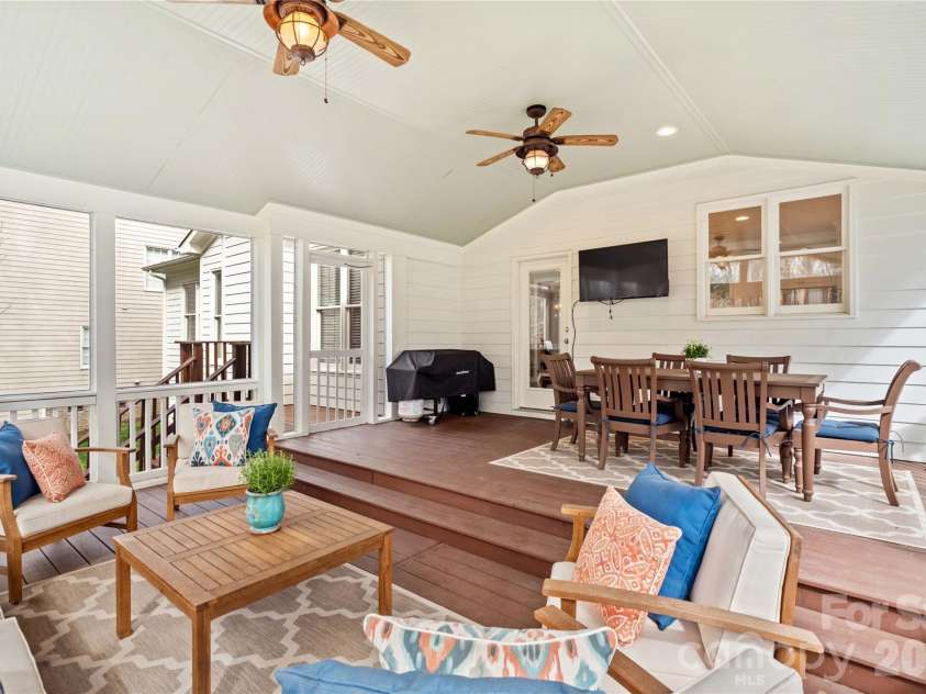 20110 Coachmans Wood Lane, Cornelius, NC 28031.  MLS# CAR4347157, YatesRealty ID 5151. 