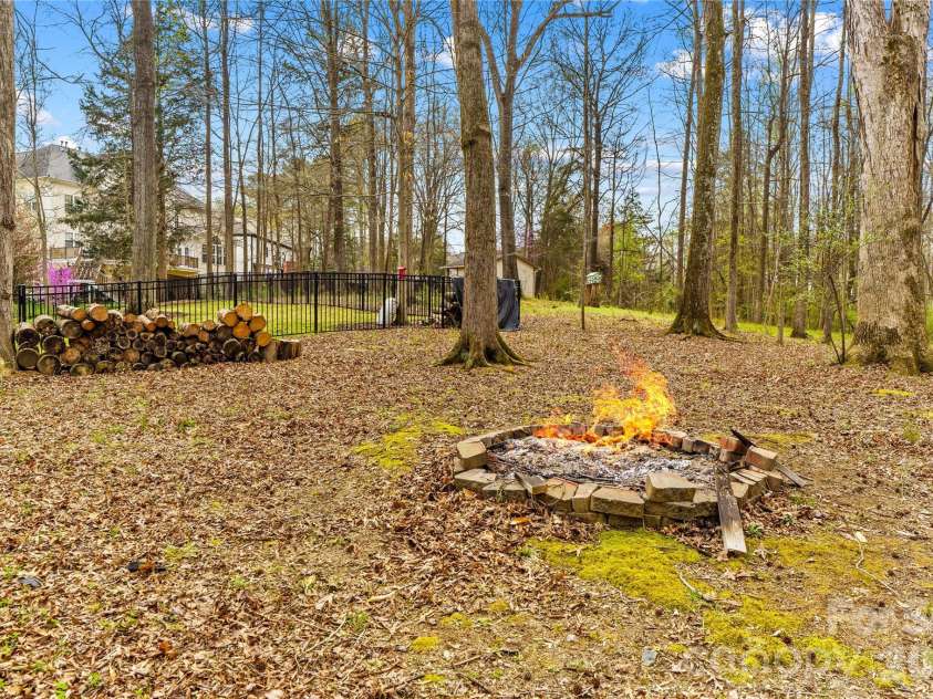 20110 Coachmans Wood Lane, Cornelius, NC 28031.  MLS# CAR4347157, YatesRealty ID 5151. 