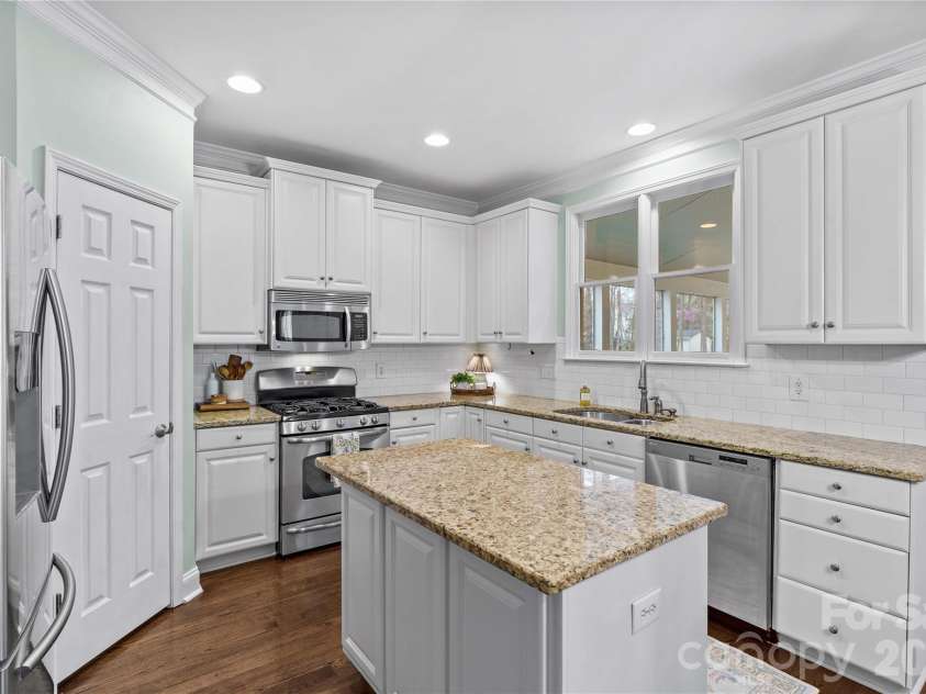 20110 Coachmans Wood Lane, Cornelius, NC 28031.  MLS# CAR4347157, YatesRealty ID 5151. 