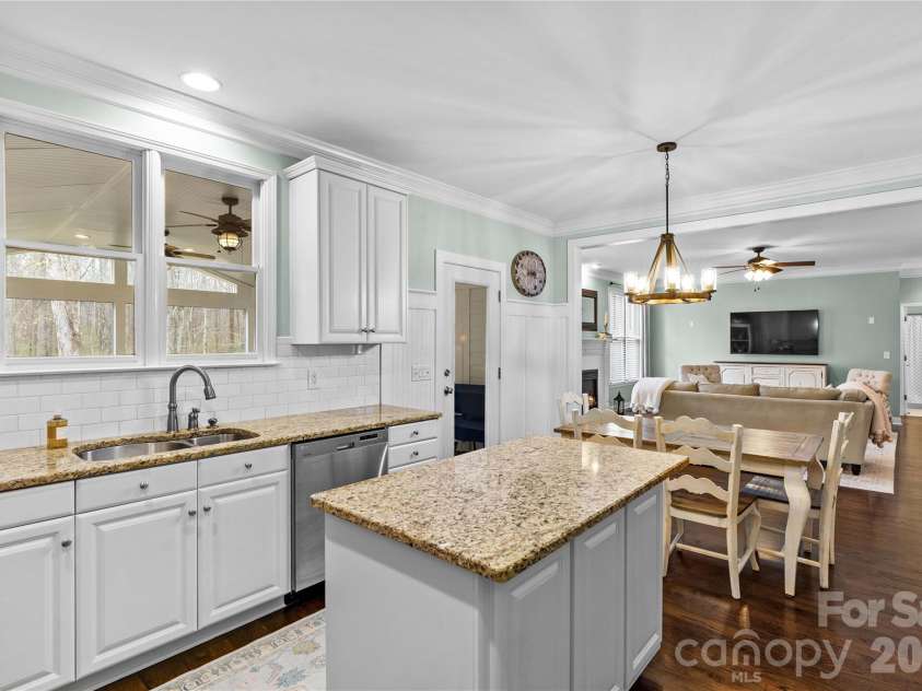20110 Coachmans Wood Lane, Cornelius, NC 28031.  MLS# CAR4347157, YatesRealty ID 5151. 