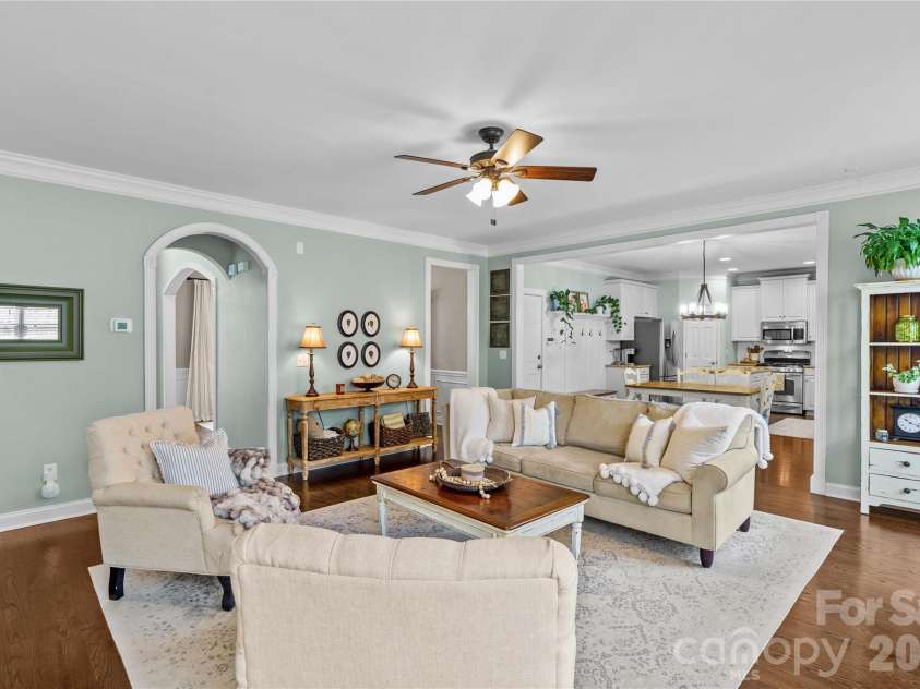 20110 Coachmans Wood Lane, Cornelius, NC 28031.  MLS# CAR4347157, YatesRealty ID 5151. 