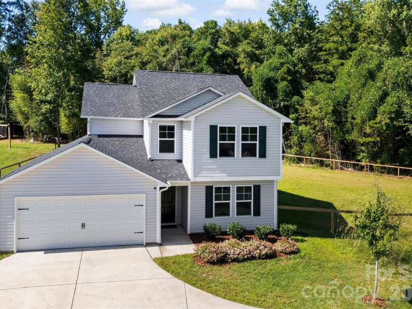 134 Cypress Lane, Linwood, NC 27299.  MLS# CAR4424091, YatesRealty ID 51510. 4 bedrooms plus a flex room