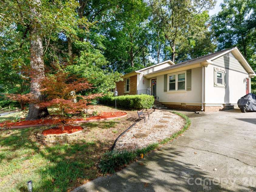 1740 Ashcroft Lane, Rock Hill, SC 29732.  MLS# CAR4426013, YatesRealty ID 51512. 